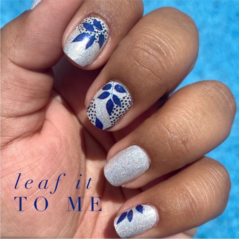 *Retired* Color Street: Leaf it to Me | Silver Blue Fall Shimmer Metallic Dots - Picture 2 of 11